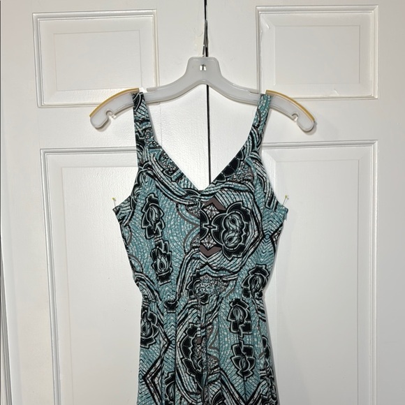 H&M NWOT Elegant Black and Turquoise Batik Patterned Handkerchief Dress - Picture 9 of 9